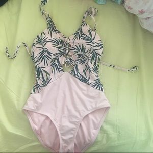 Pink tropical bathing suit 🏝